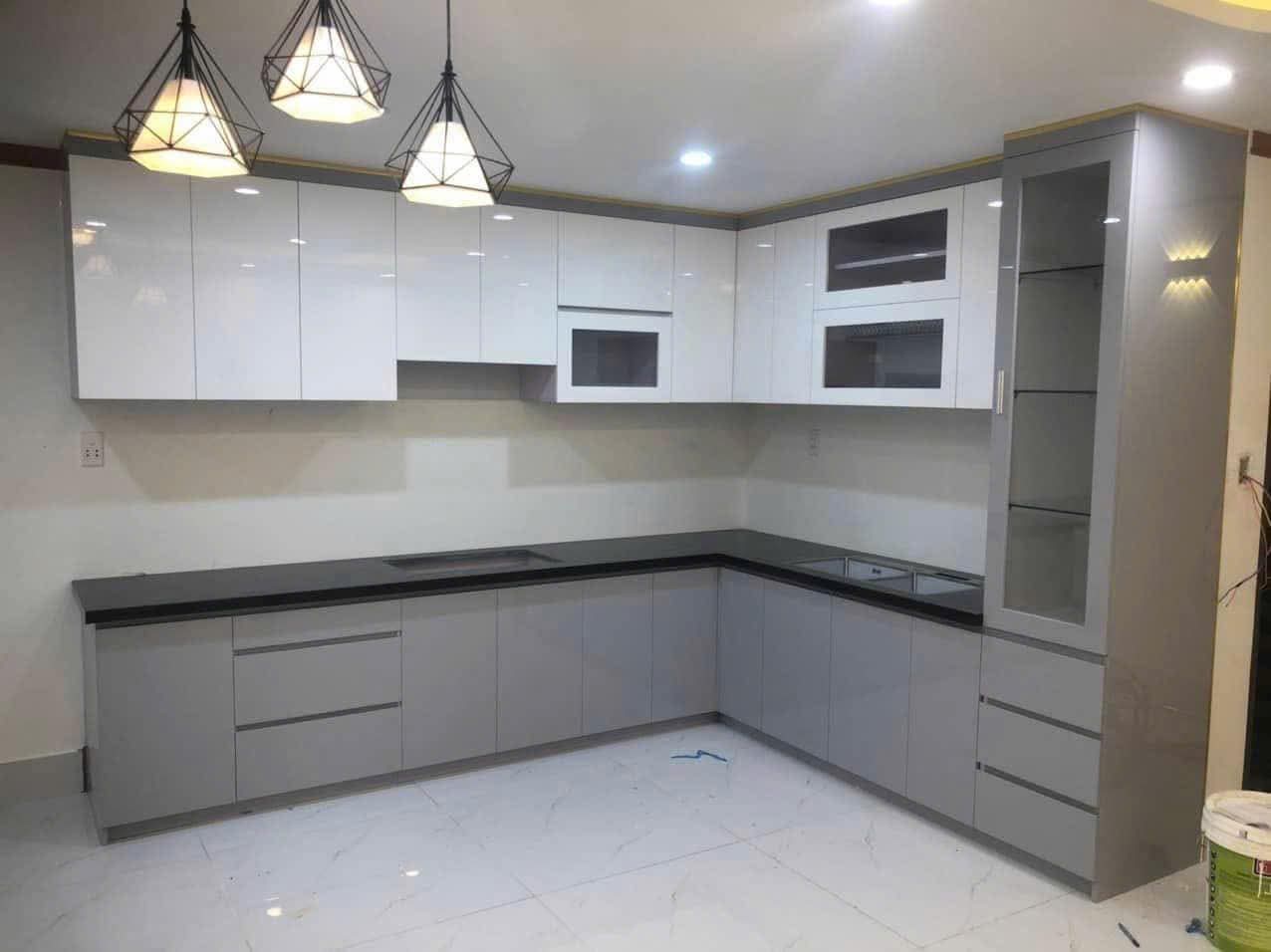 Hoàn Thiện Dự Án Tủ Nhựa Bếp Hiện Đại – Không Gian Gọn Gàng & Tinh Tế
